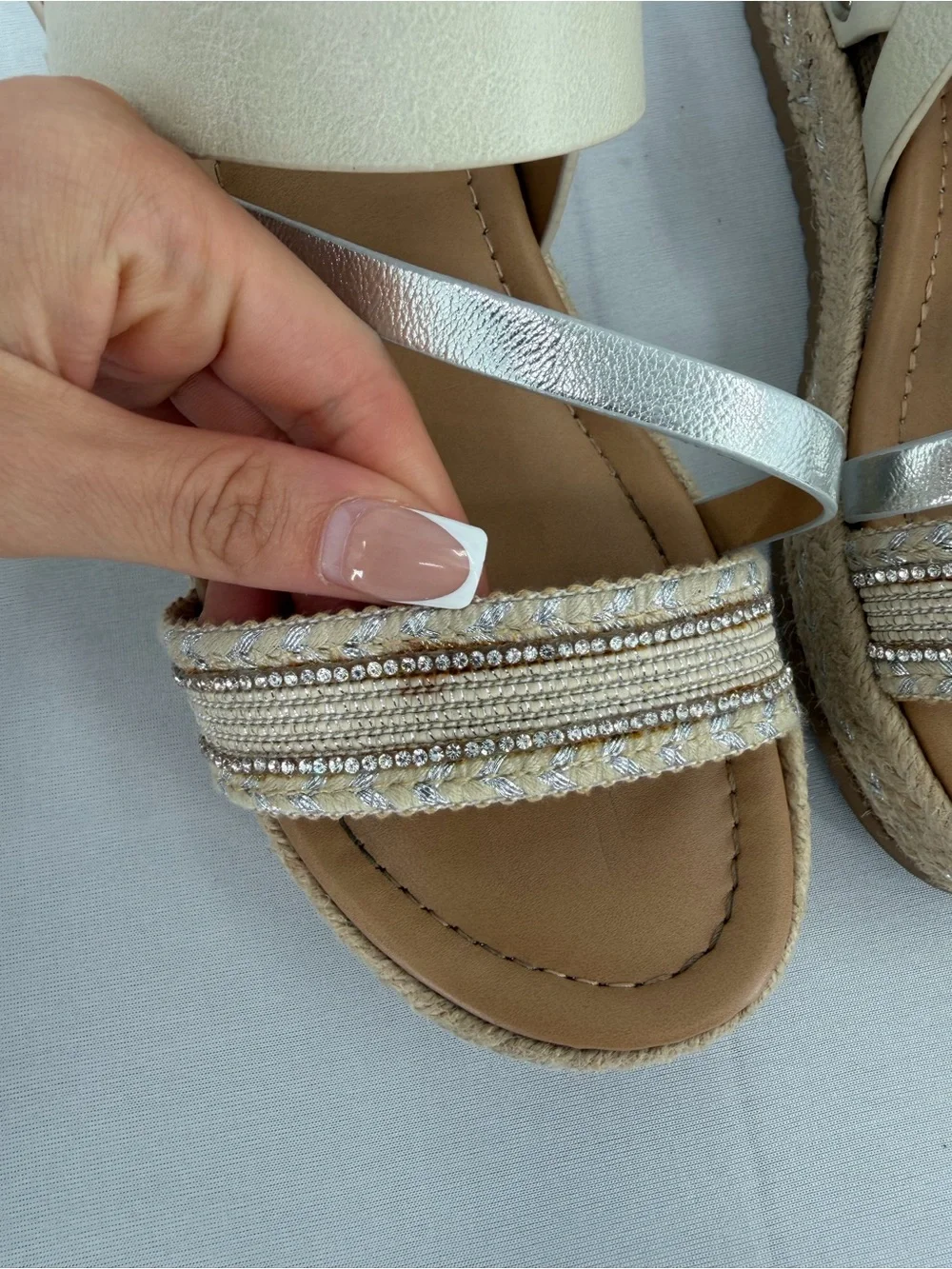 Neutral Espadrille flatform platform sandals rhinestone 7.5 resort vacation